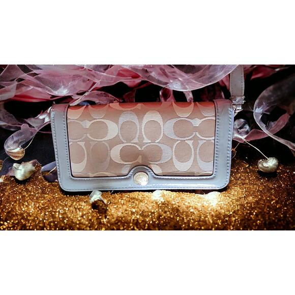 Coach tan, blue, jacquard, patent leather, zip around style clutch wallet - Picture 1 of 9